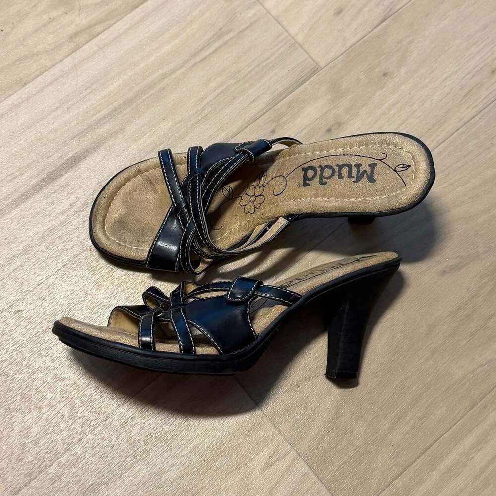 Vintage Y2K Mudd Black Strappy Kitten Heel Sandals Size 6